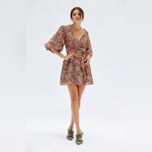 NWT MINKPINK Gabae Printed Faux-Wrap Dress. Size Medium.